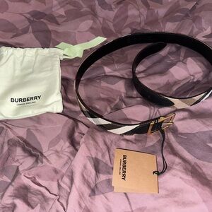 Burberry reversible belt size 95 women